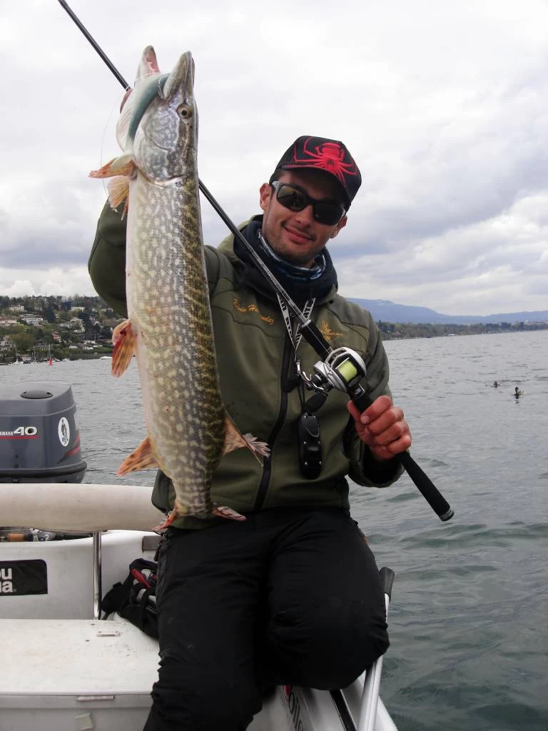 SpiderWire UltraCast Hi-Vis Yellow Gevlochten Visdraad 4 SpiderWire UltraCast Hi-Vis Yellow Gevlochten Visdraad - Image 2